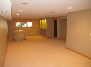 1007 Southport Loop, Bismarck, ND 58504