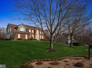 29 Cross Point Dr, Owings, MD 20736