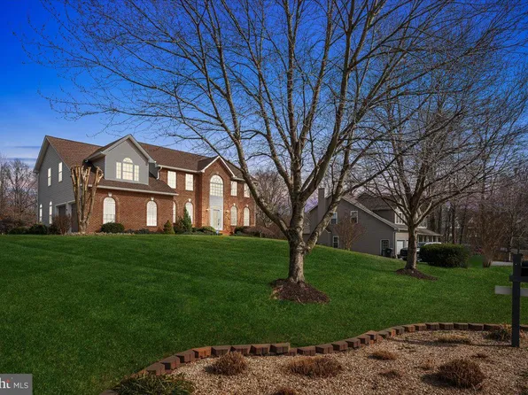 29 Cross Point Dr, Owings, MD 20736