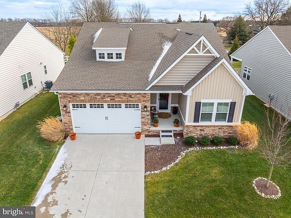 4th image of 230 Anglesey Dr
