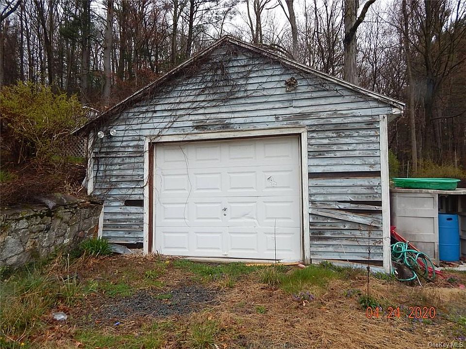 2nd image of 216 William St