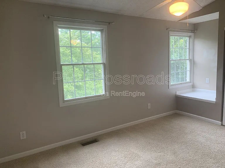 8620 Olenbrook Dr — Photo 25