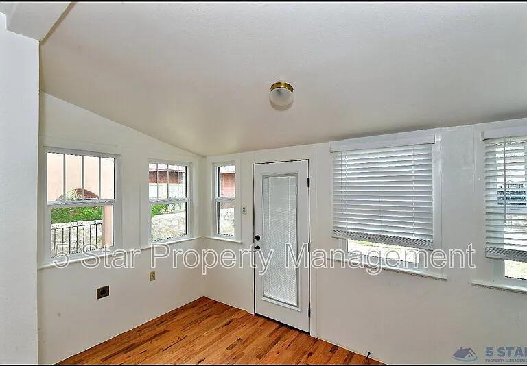 2906 Wheeling Ave — Photo 32