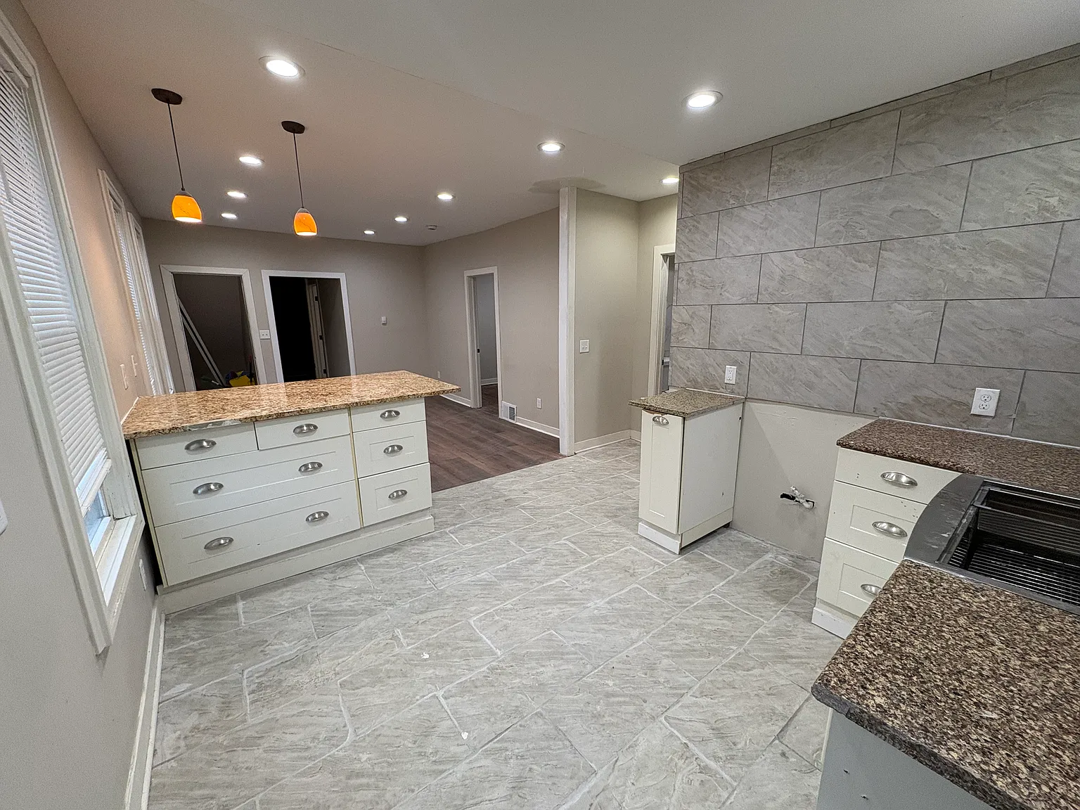 3 bed, 1000 sqft, $1,500 — Photo 4