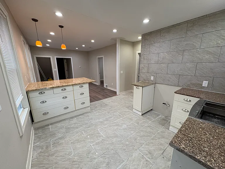 908 W Hadley St #908A — Photo 4