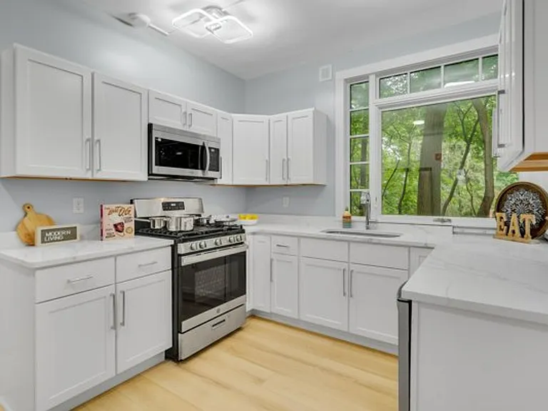 200 Highland Ave — Photo 21