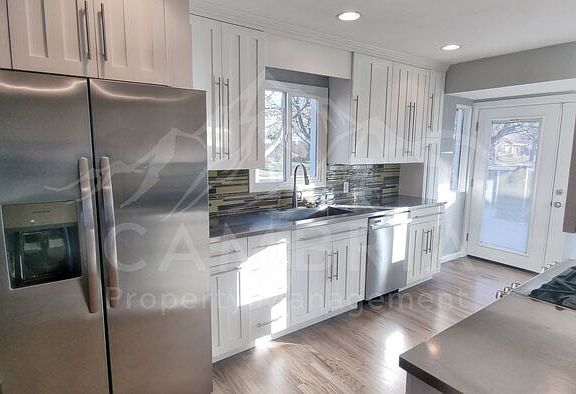 5th image of 1852 E Hillcrest Ave