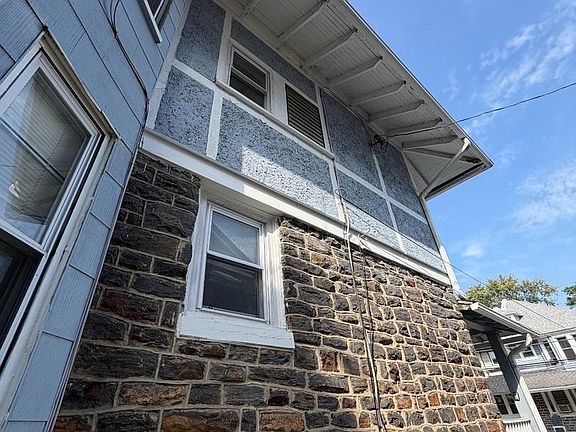 5th image of 212 N Maple Ave