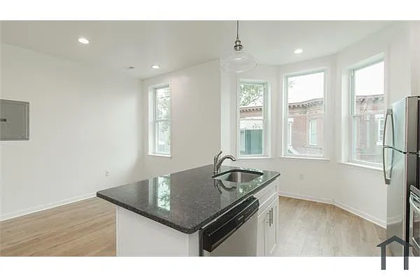 Building Photo - 2225 W Lehigh Ave