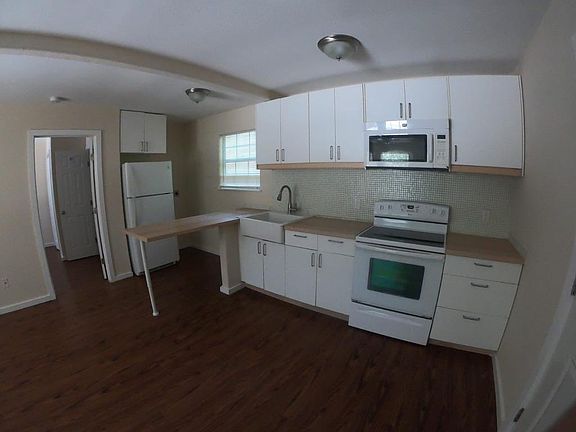 4th image of 710 W Rosewood Ave #4