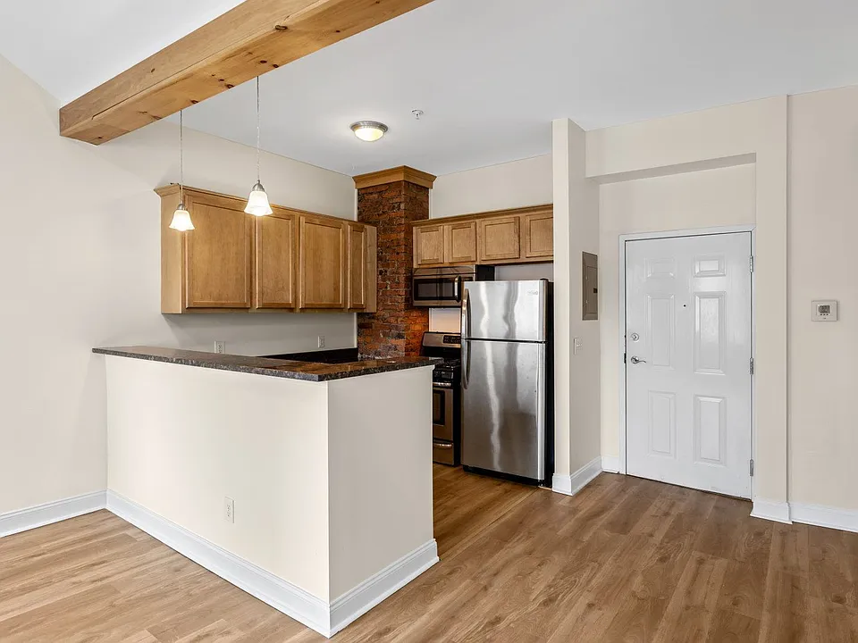 111 Pine St #2F