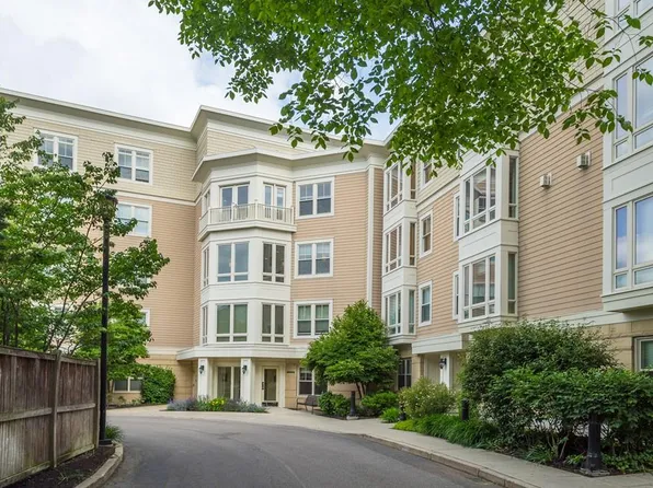 214 Saint Paul St #307, Brookline, MA 02446