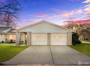 801 Pompton Rd #B, Monroe Township, NJ 08831