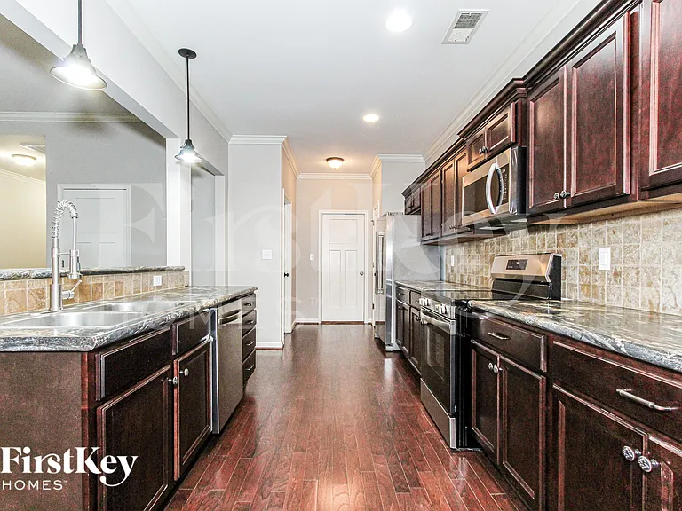 2067 Kerry Cir — Photo 7