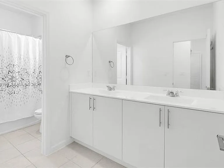 879 SE 26th Ter #879 — Photo 11