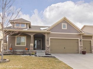 274 S 83rd St, West Des Moines, IA 50266