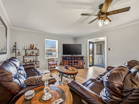 3rd image of 1352 Inglewood Dr