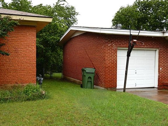 2nd image of 1609 Herschel St