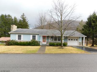 319 S Shaver St, Mount Union, PA 17066