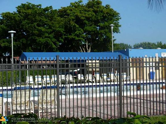 3rd image of 5412 Laurel Oak St #5412