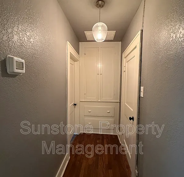 223 S Evanston Ave — Photo 13