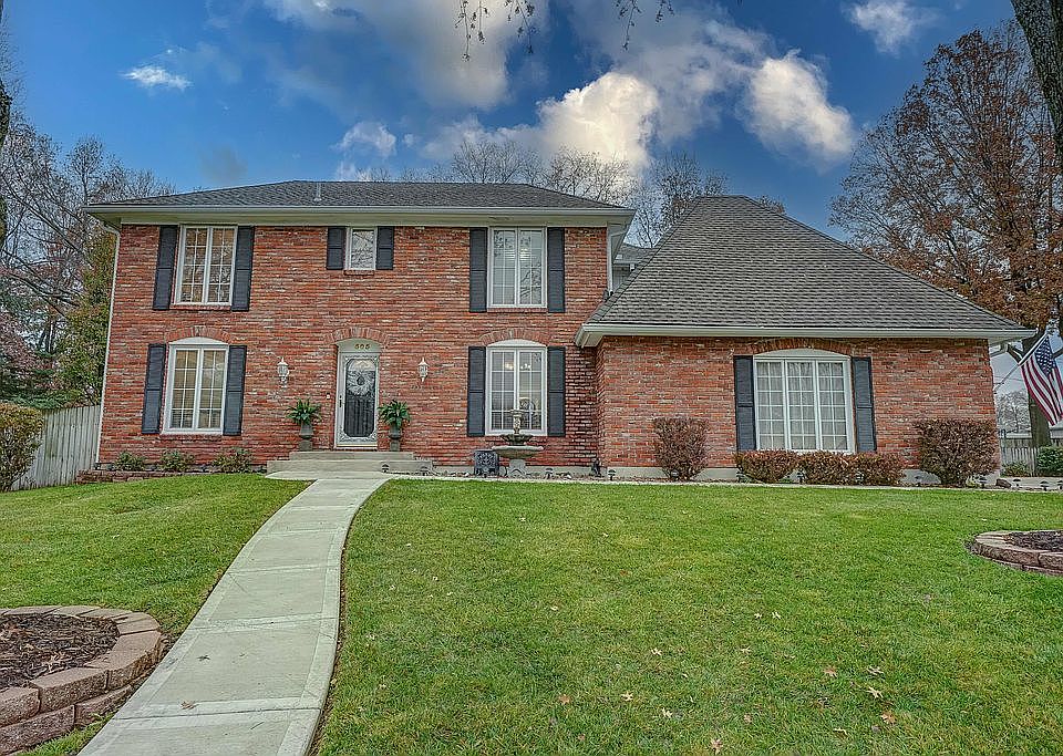 1st image of 505 NE Wild Plum Ct