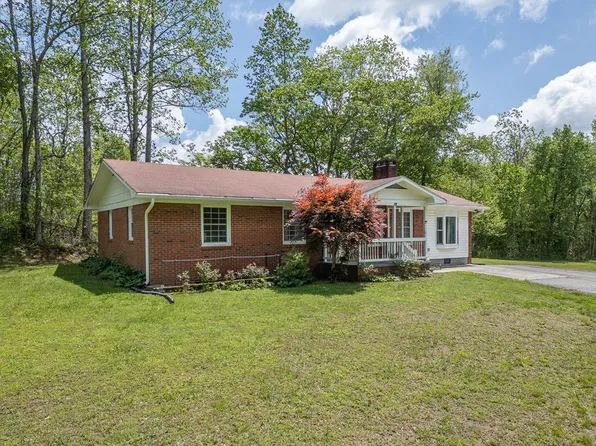 255 Truett Camp Rd, Hayesville, NC 28904