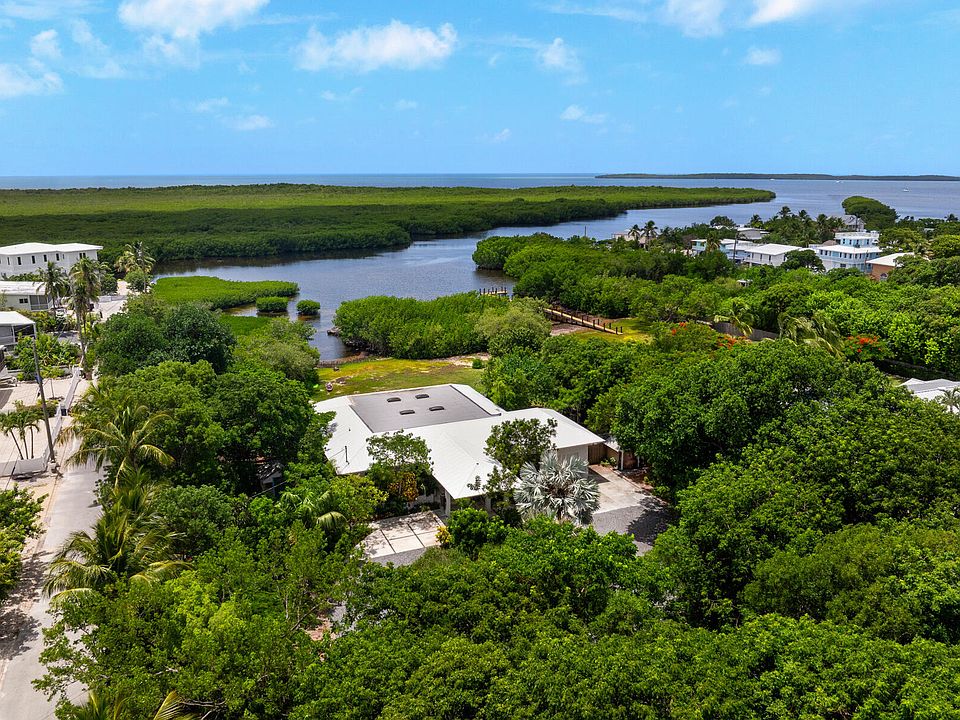 1st image of 120 Coco Plum Rd S