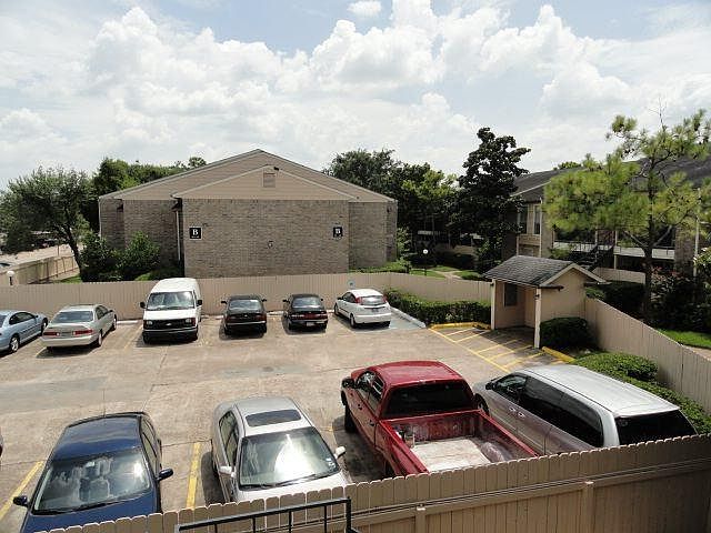 1st image of 8201 Richmond Ave APT 24