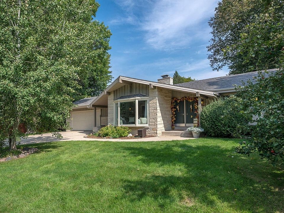 1st image of 18050 Continental Dr