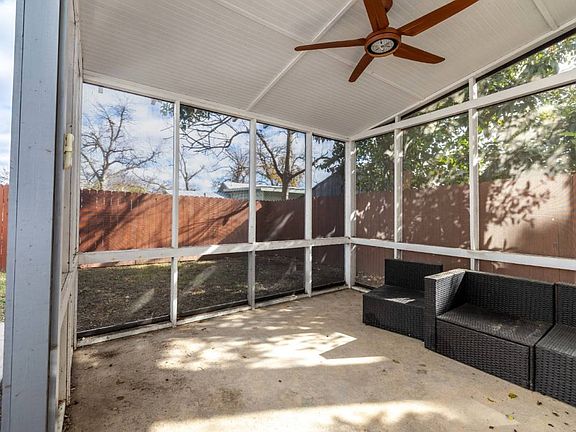 5th image of 214 Valentino Pl