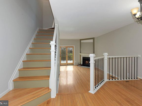 4th image of 5925 Dungeness Ln