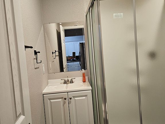 Shared full bath
9, 10, 11