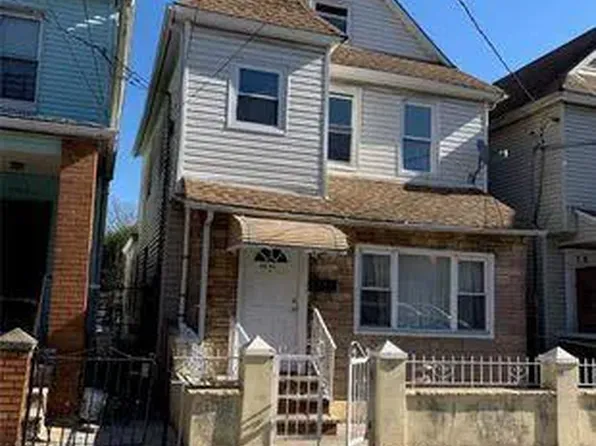 3811 104th St, Flushing, NY 11368