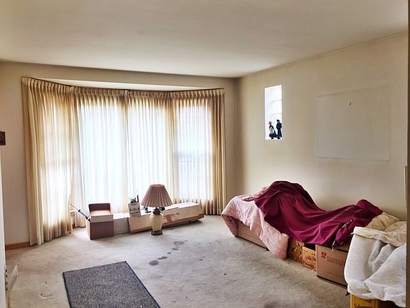 2nd image of 6556 W Cornelia Ave