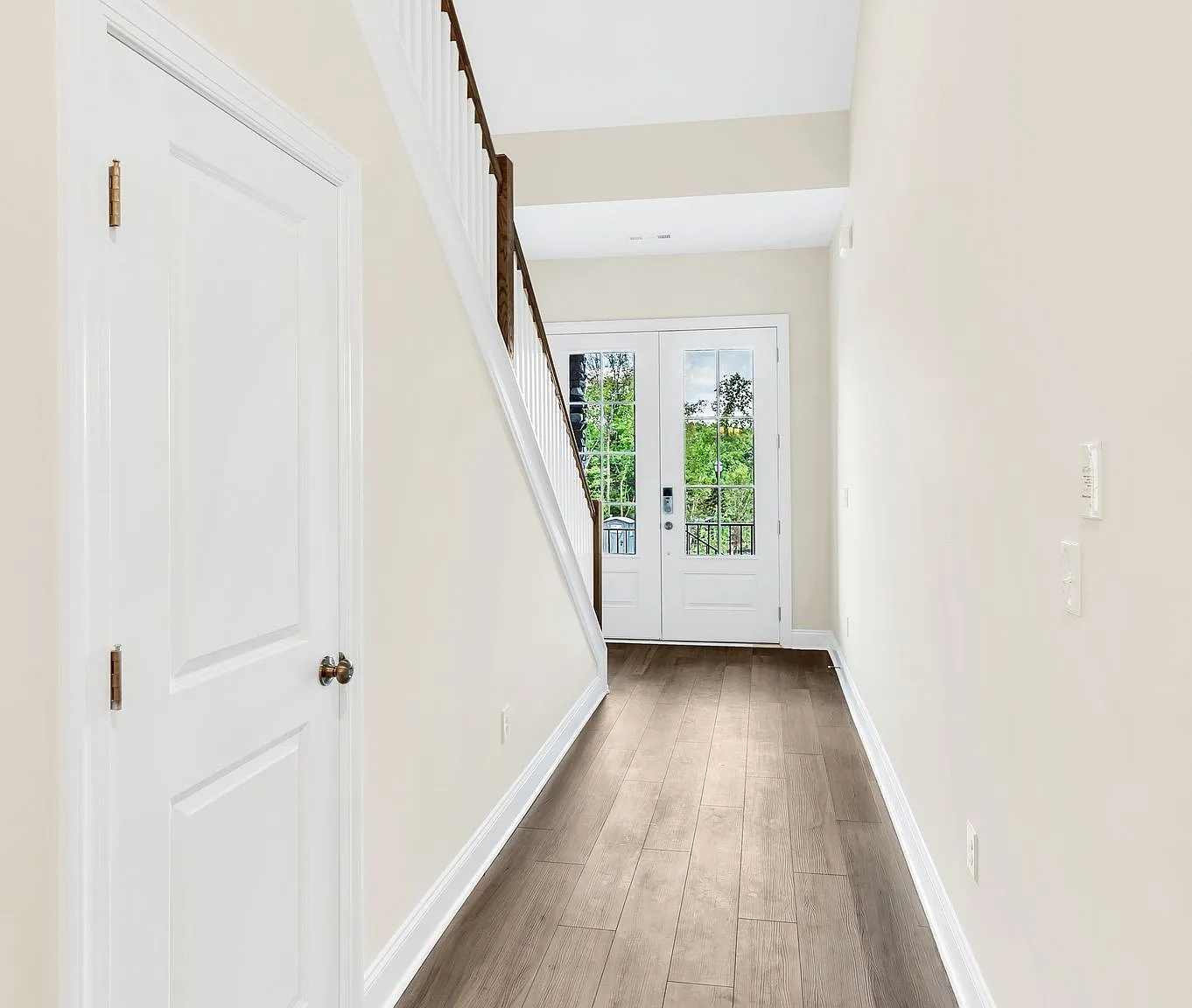 3 bed, 2.5 bath, 2122 sqft, $2,800 — Photo 2