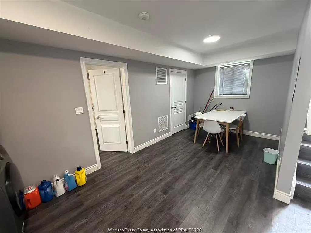 Building Photo - 495 McEwan Ave #B