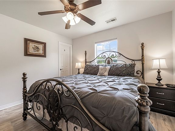 3rd image of 354 Meszaros Ct