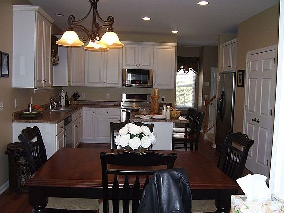 What a huge kitchen for family gatherings!