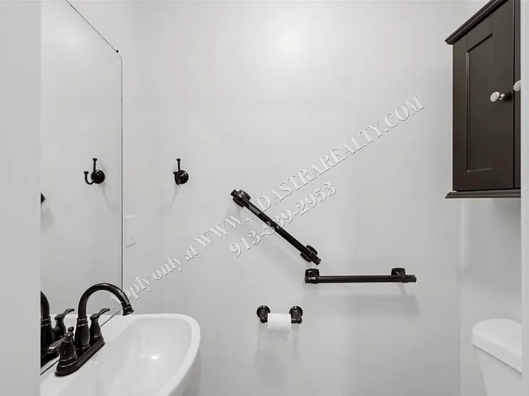 12718 W 92nd St — Photo 7
