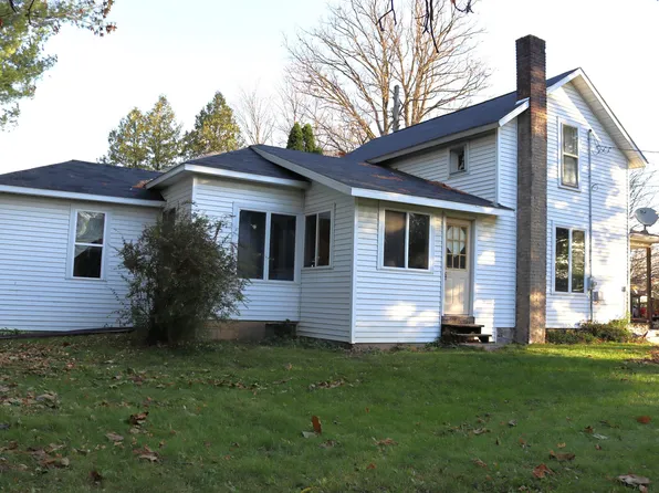 130 Broad St, Clarksville, MI 48815