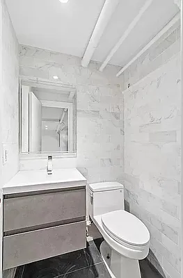 Rented by Current Real Estate Advisors | media 18