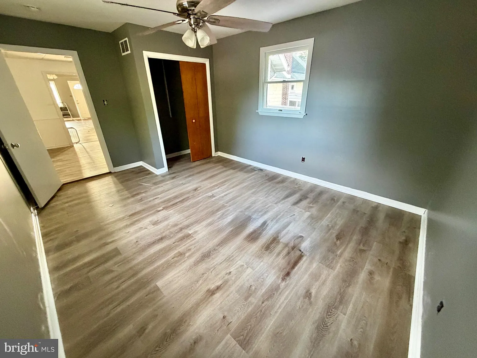 4 bed, 1.0 bath, 1188 sqft, $2,450 — Photo 4