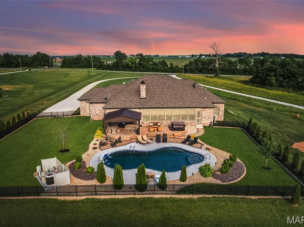 4985 N State Route 157, Edwardsville, IL 62025