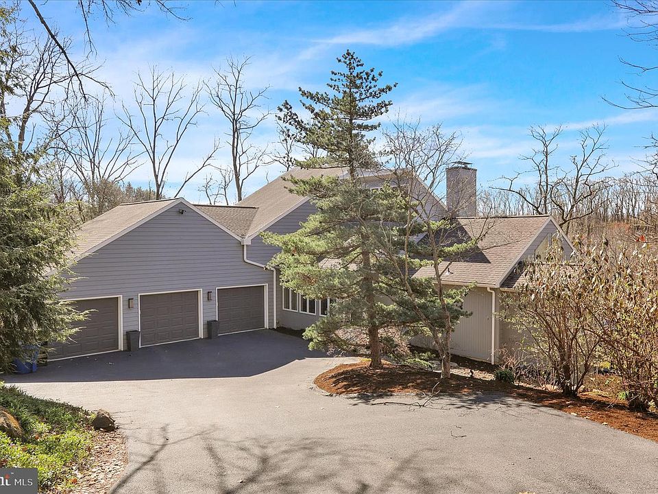 1st image of 241 Blossom Ct