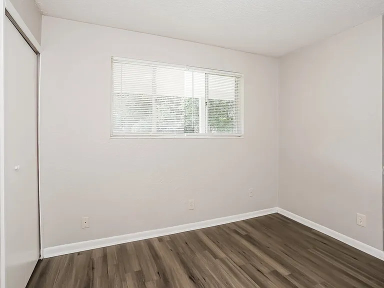 6812 Hawkins Ct — Photo 15
