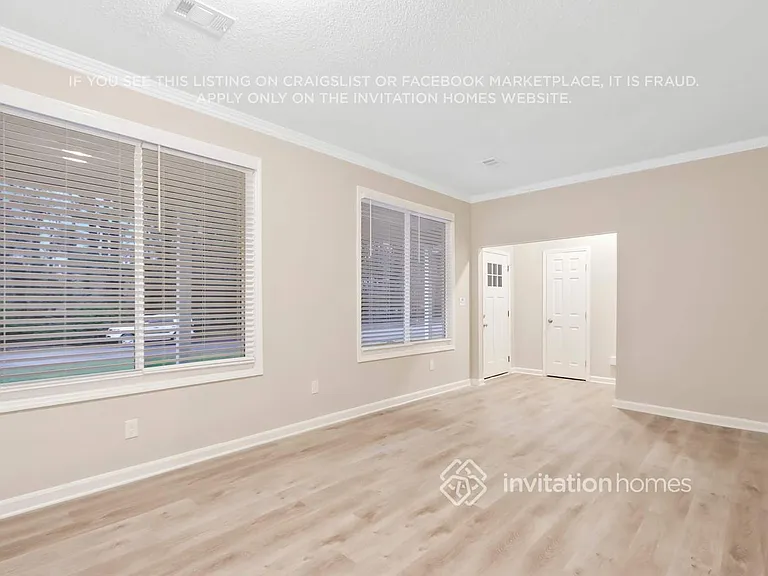 3382 Saxony Way — Photo 4