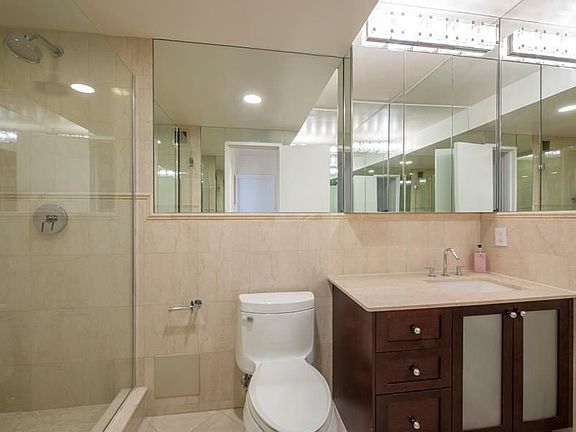 5th image of 50 Sutton Pl S #16HJM