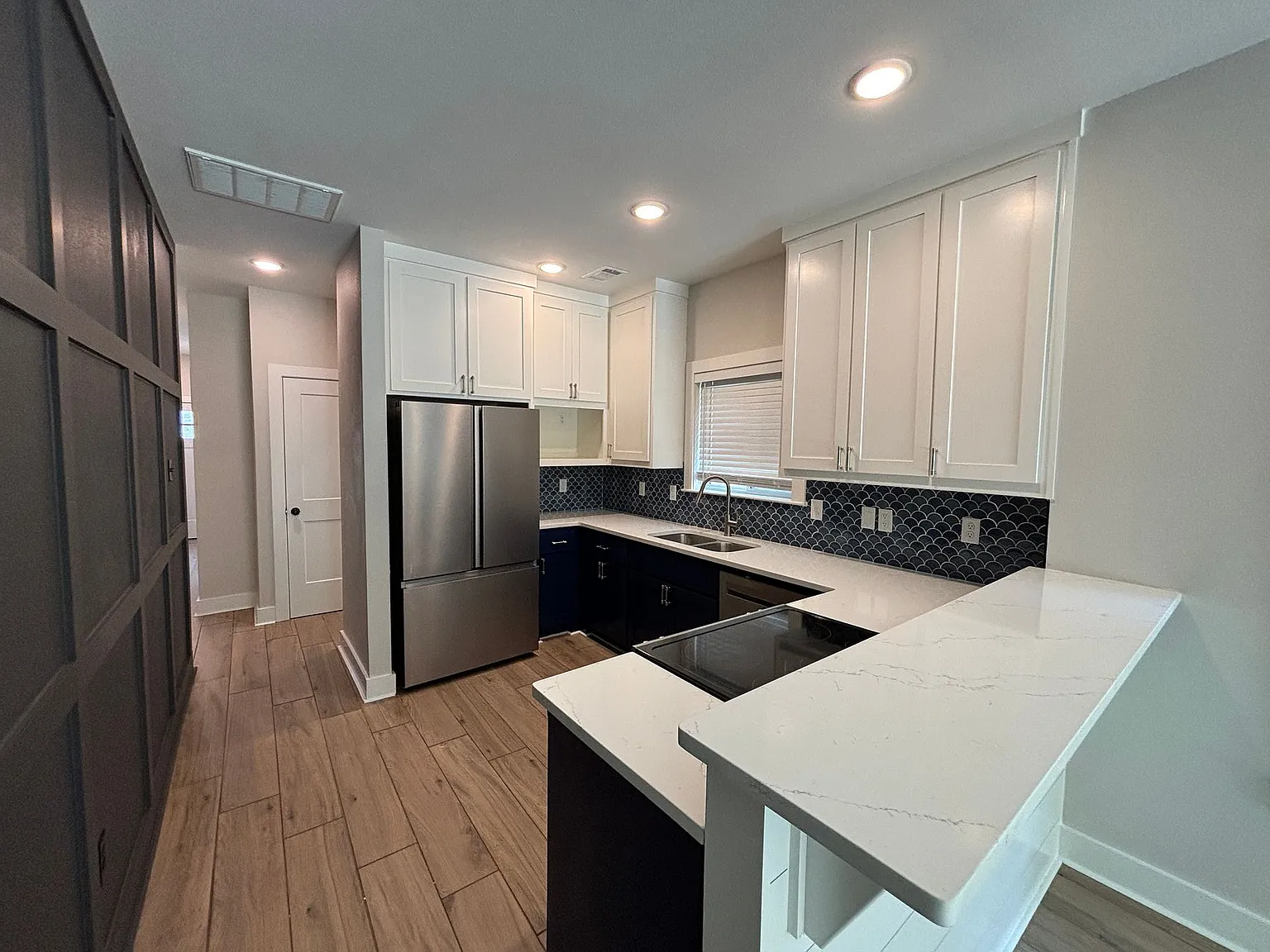 209 N Madison St — Photo 4