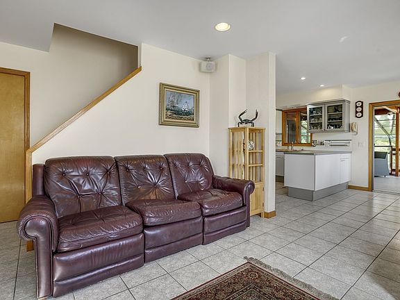 4th image of 5524 Amrien Circle Dr